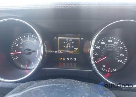 2015 Ford Mustang Ecoboost z USA, uszkodzony, nr VIN 1FA6P8TH8F5300893